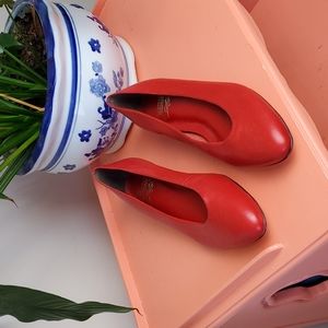 G.H. Bass Co Tailored Red Flats size 8.5